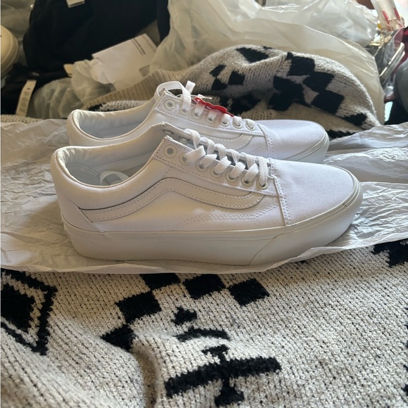 crocs™ classic lined clog and vans® white old skool - Picture 7 of 14